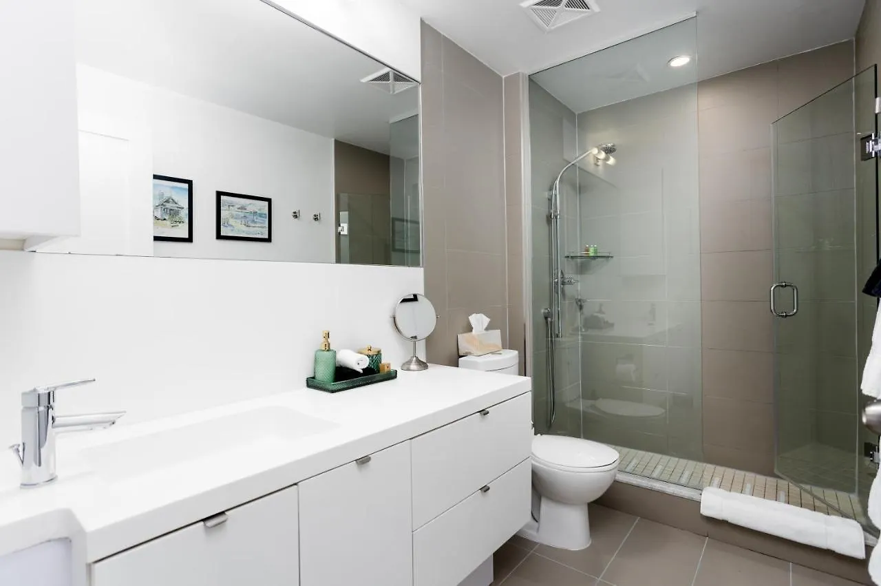 300 Front Suites Toronto 0*,